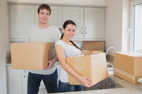 Moving day support for flat removals in Dartmouthpark